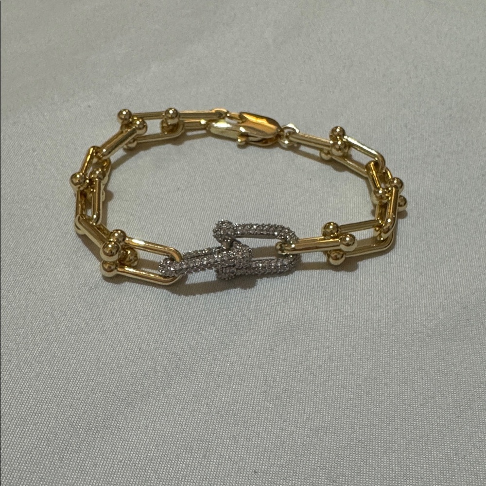 Women’s bracelet